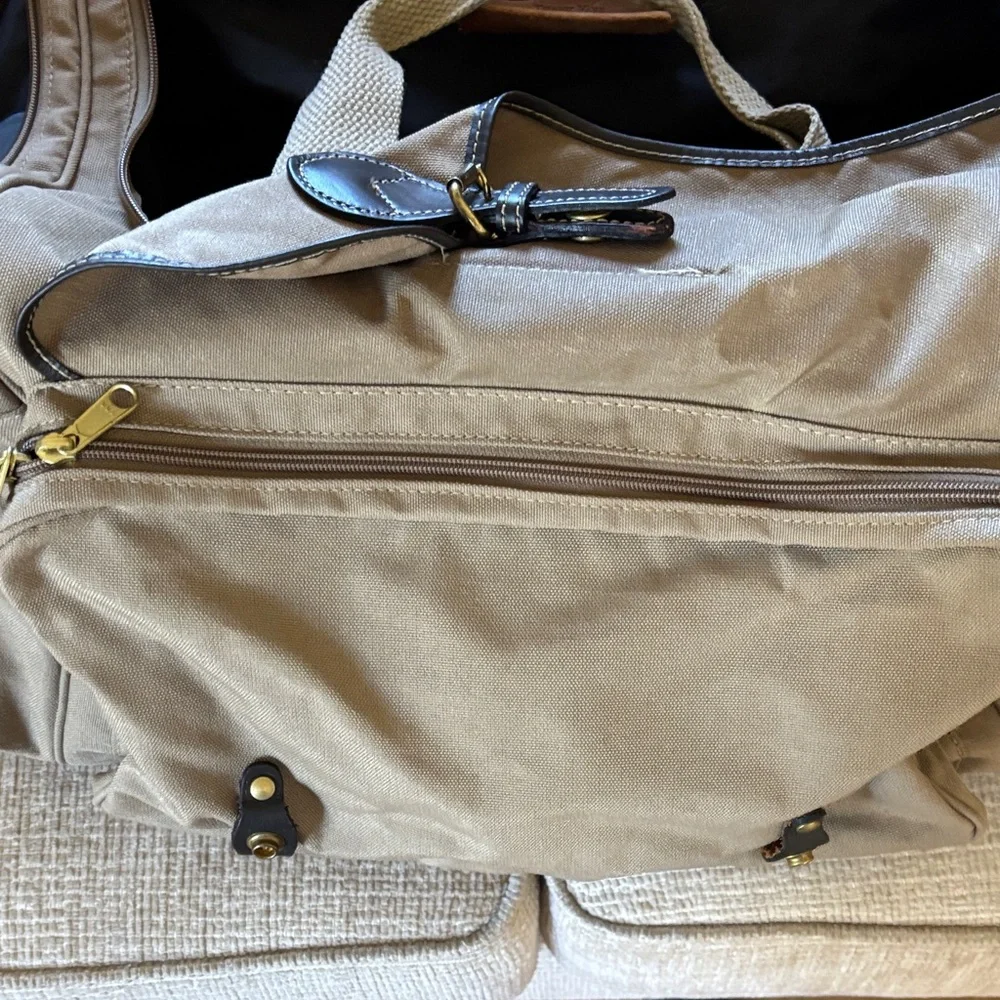Eddie Bauer Tan Canvas Carry On Men's Bag, Duffle Bag.